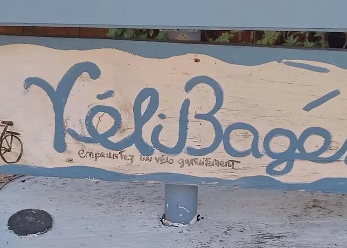 Vue De Reve Sur Lagune De *