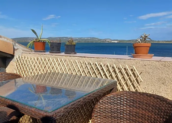 Vue De Reve Sur Lagune De *